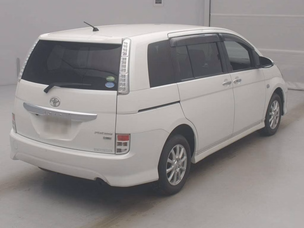 TOYOTA ISIS