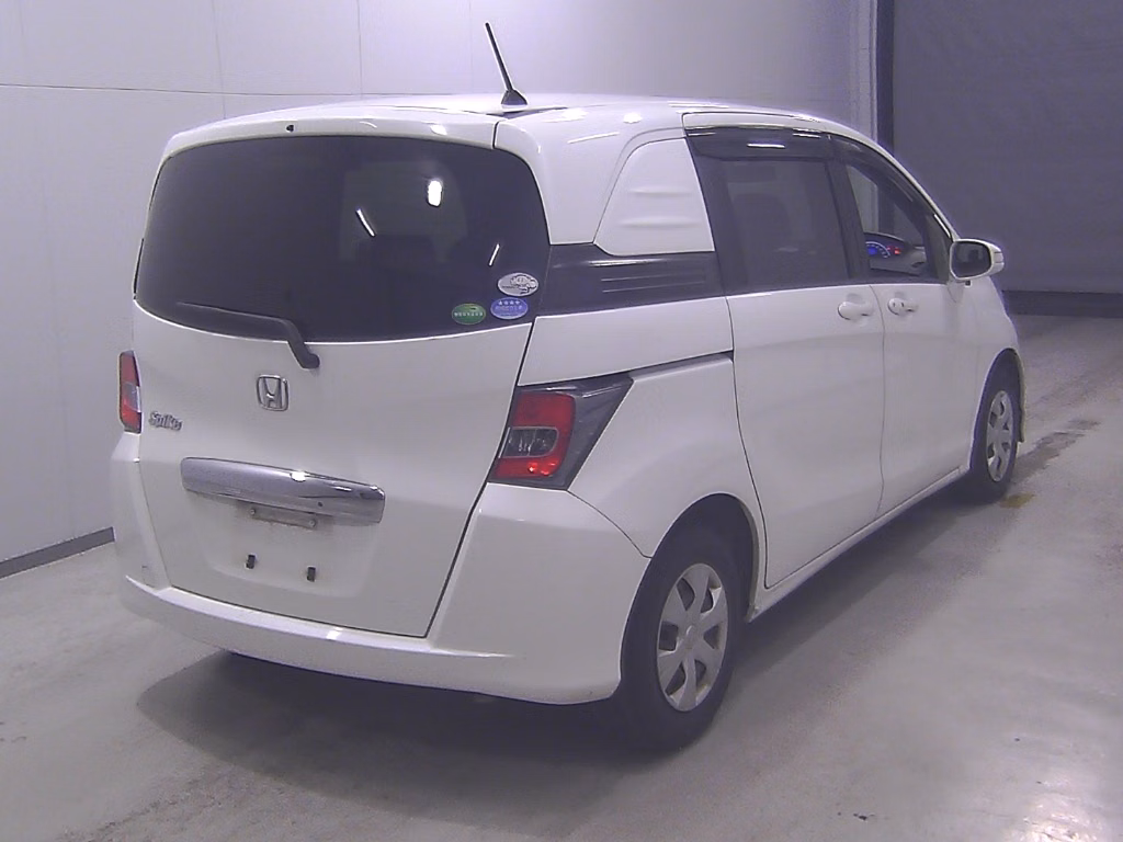 HONDA FREED SPIKE