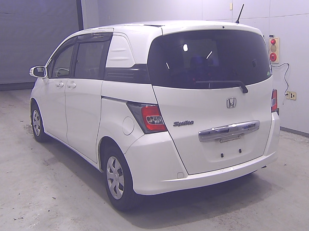 HONDA FREED SPIKE