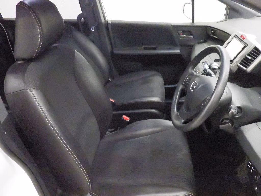 HONDA FREED SPIKE