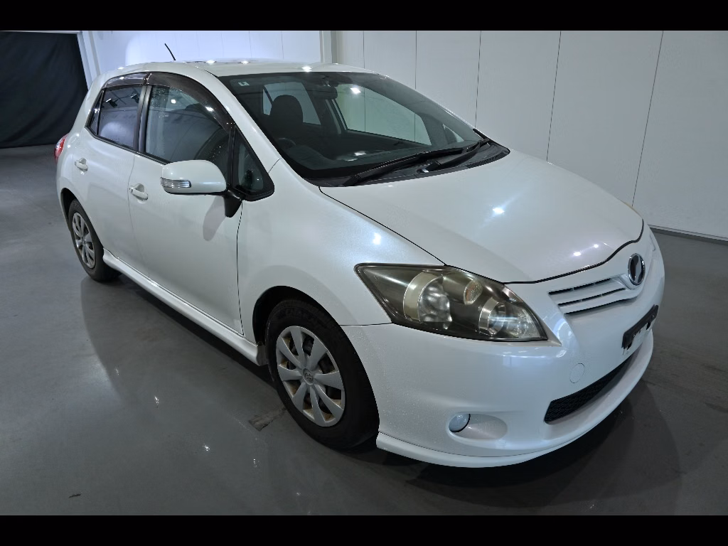 TOYOTA AURIS