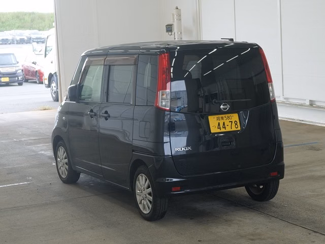 NISSAN ROOX