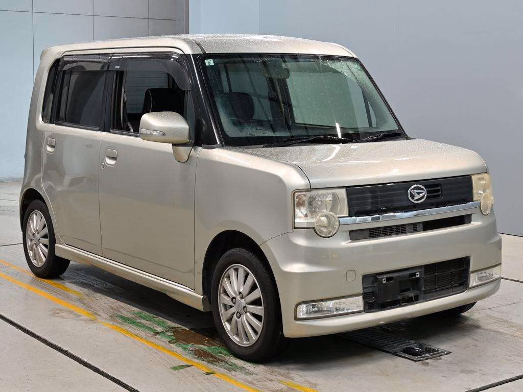 DAIHATSU MOVE CONTE
