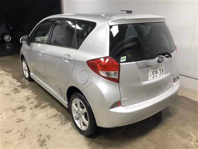 SUBARU TREZIA