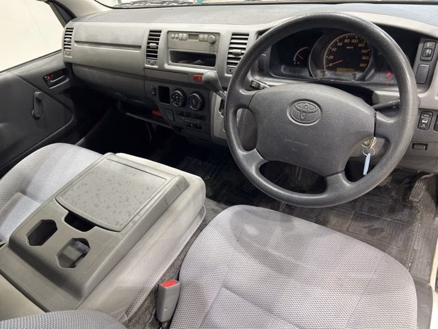 TOYOTA REGIUS ACE