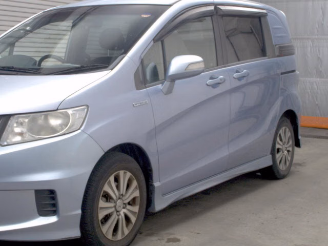HONDA FREED SPIKE