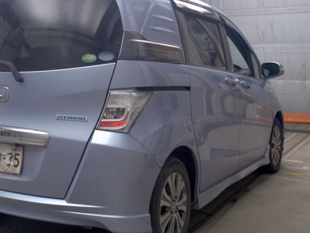 HONDA FREED SPIKE