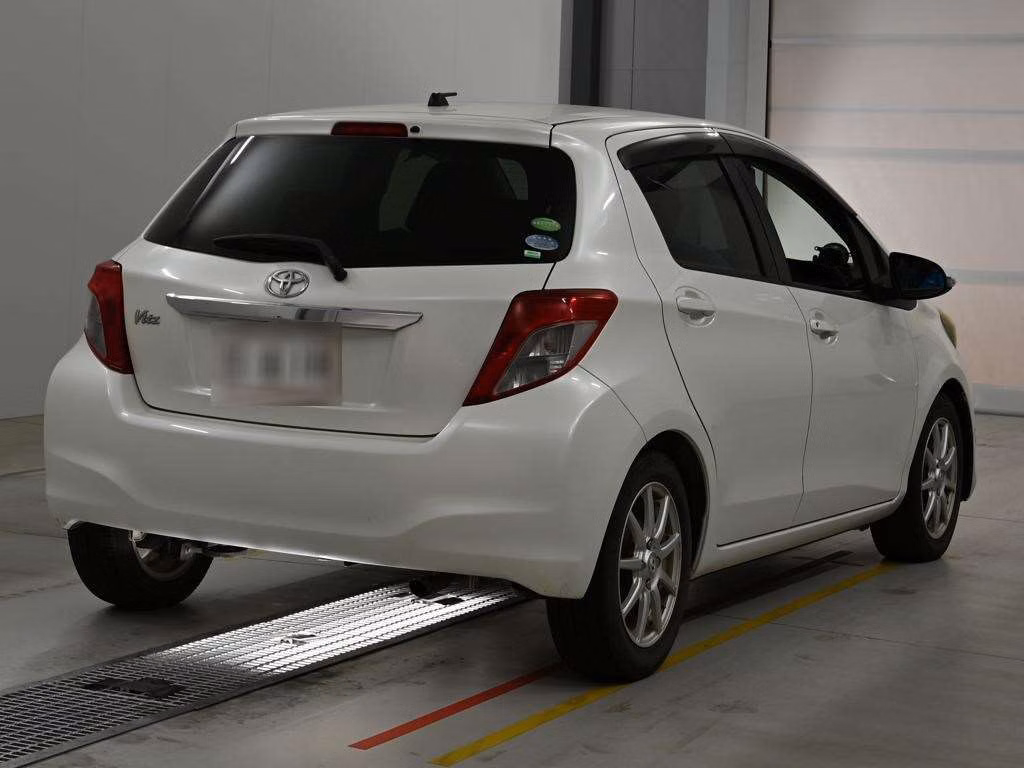 TOYOTA VITZ