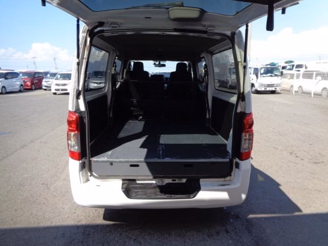 NISSAN NV350 CARAVAN