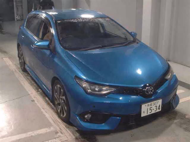 TOYOTA AURIS