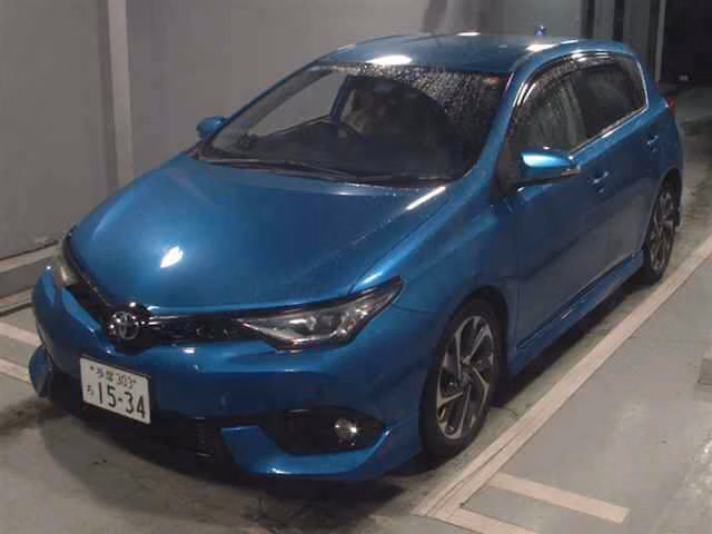 TOYOTA AURIS