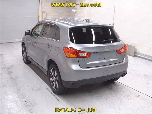 MITSUBISHI RVR