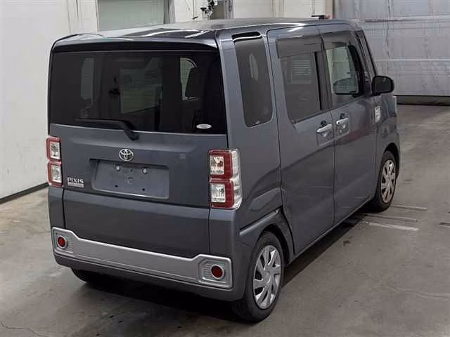 TOYOTA PIXIS MEGA
