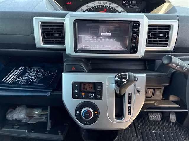 TOYOTA PIXIS MEGA
