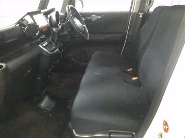 HONDA N-BOX+