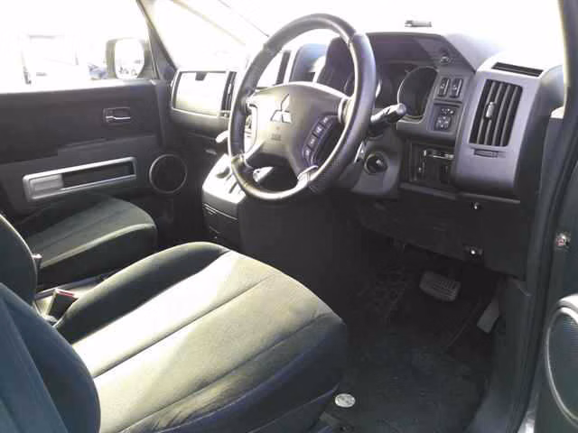 MITSUBISHI DELICA D:5