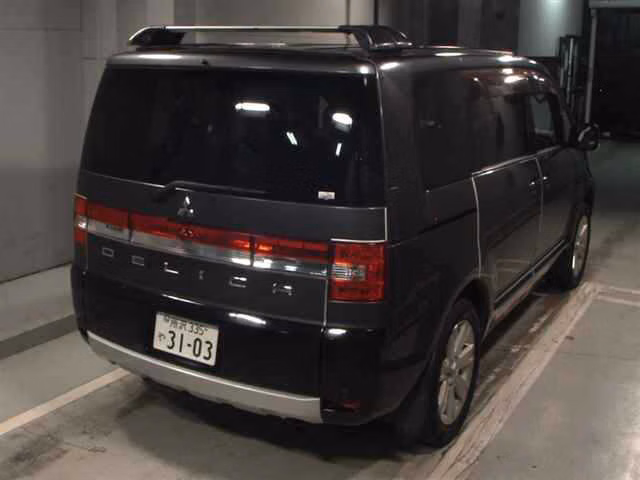MITSUBISHI DELICA D:5