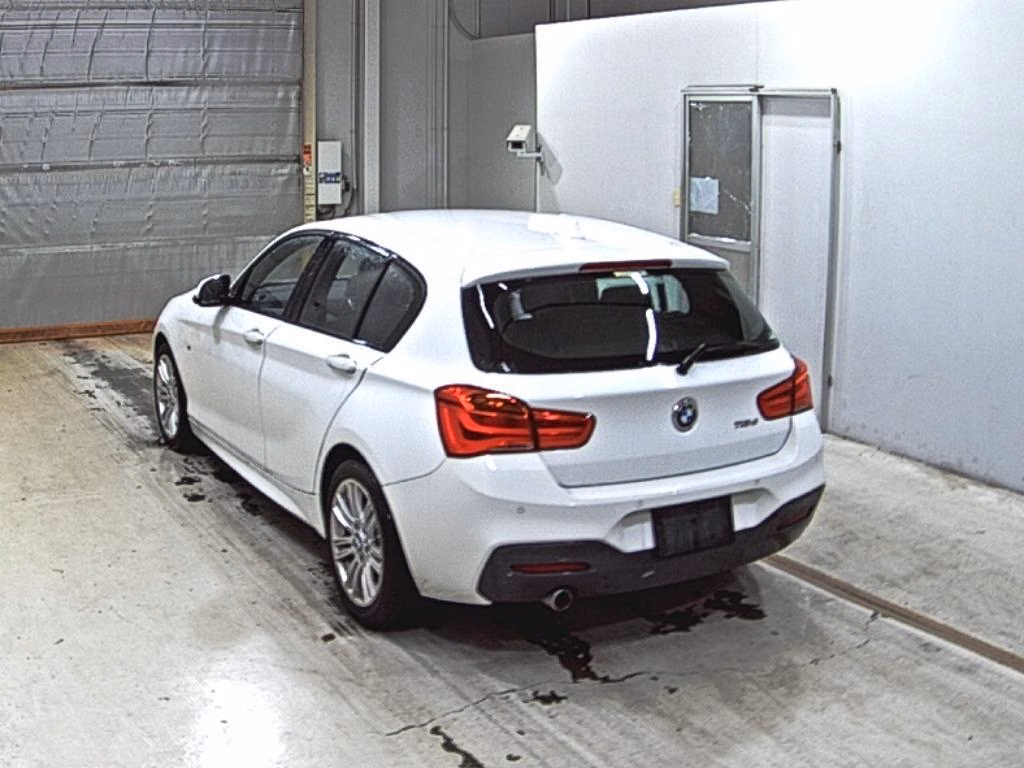 BMW 1-SERIES