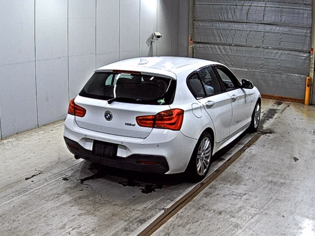 BMW 1-SERIES