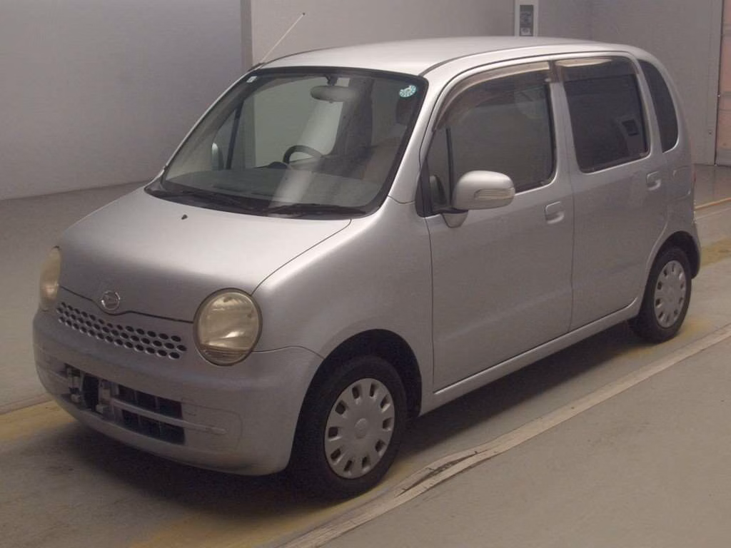 DAIHATSU MOVE LATTE
