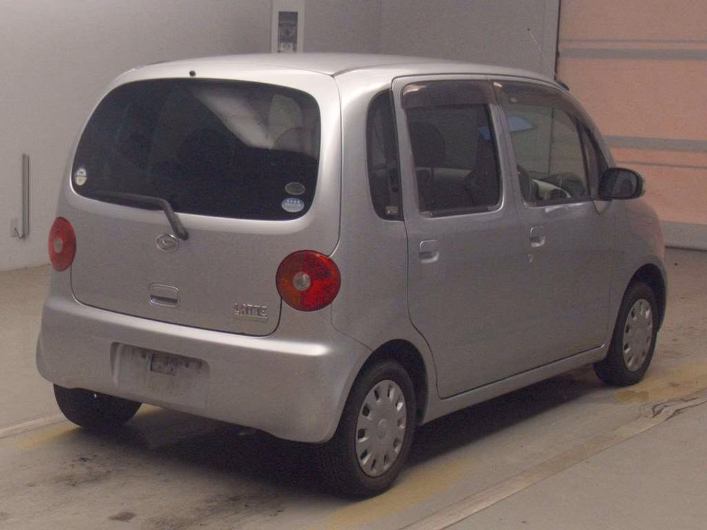 DAIHATSU MOVE LATTE
