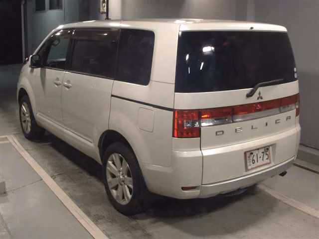 MITSUBISHI DELICA D:5