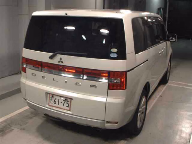 MITSUBISHI DELICA D:5