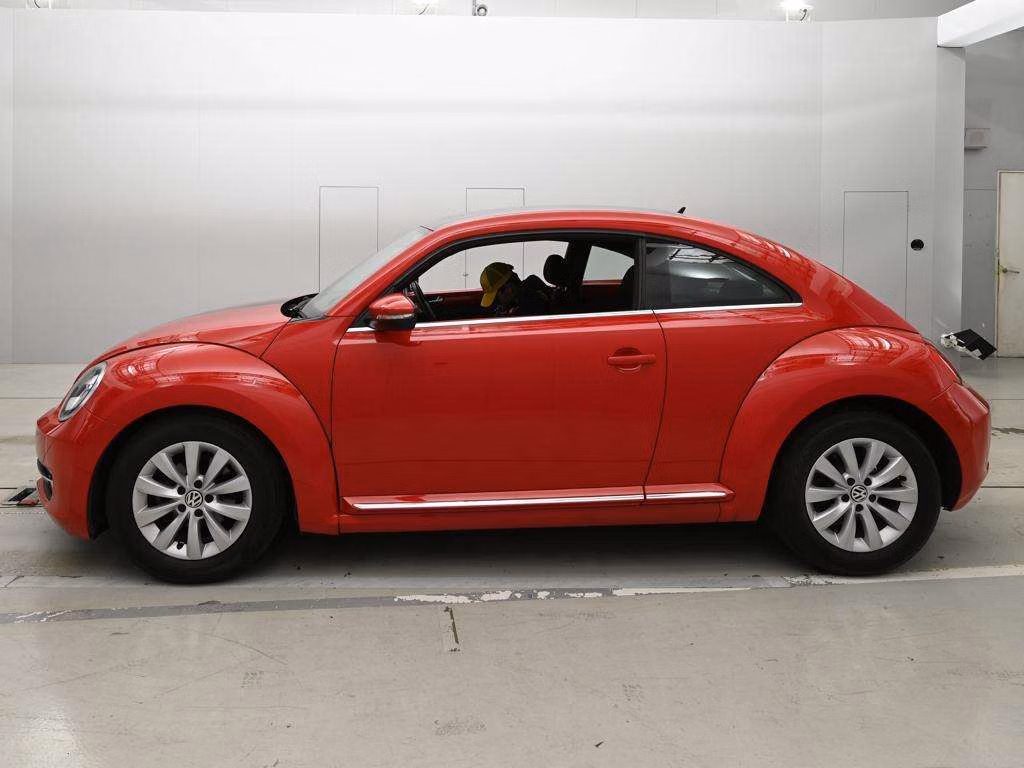 VOLKSWAGEN BEETLE