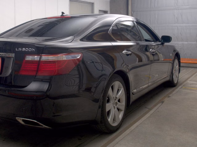 LEXUS LS600H