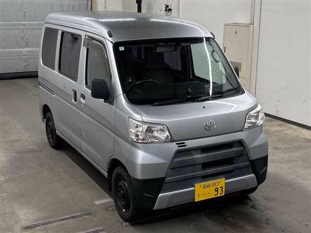 TOYOTA PIXIS VAN