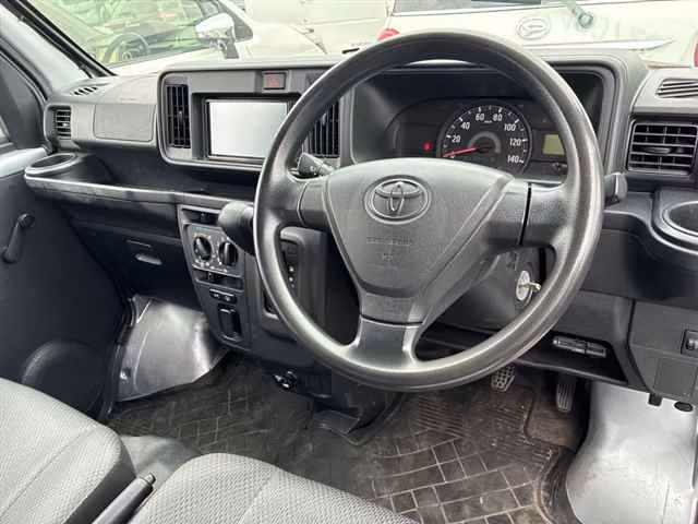 TOYOTA PIXIS VAN