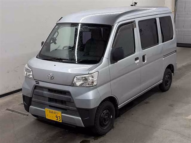 TOYOTA PIXIS VAN
