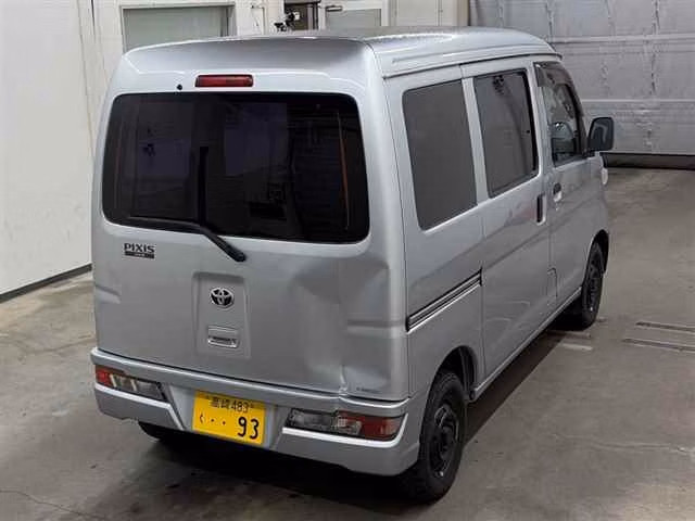 TOYOTA PIXIS VAN