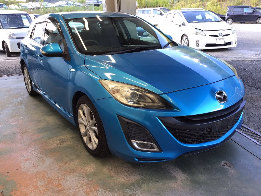 MAZDA AXELA