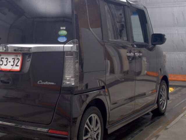 HONDA N-BOX