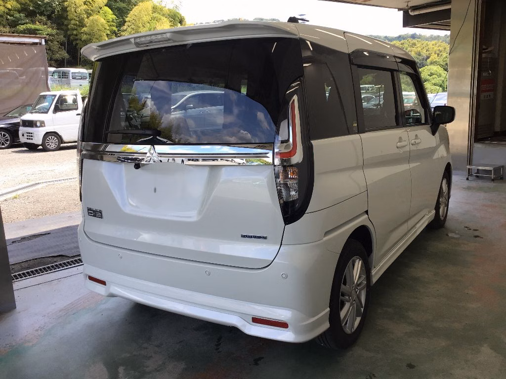 MITSUBISHI DELICA D:2