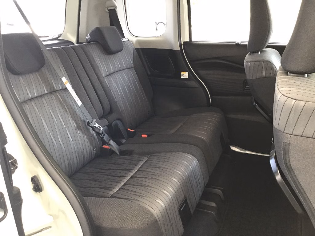 MITSUBISHI DELICA D:2