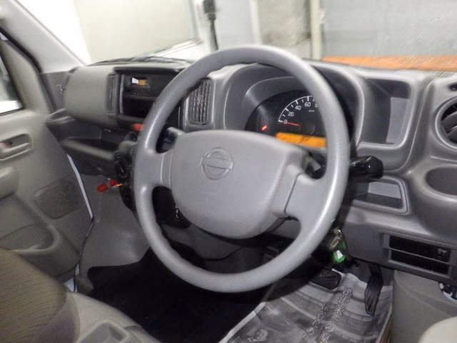 NISSAN NV100 CLIPPER