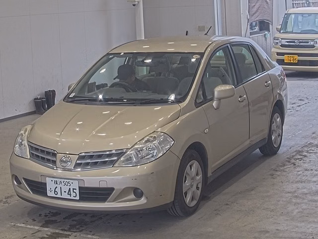 NISSAN TIIDA LATIO