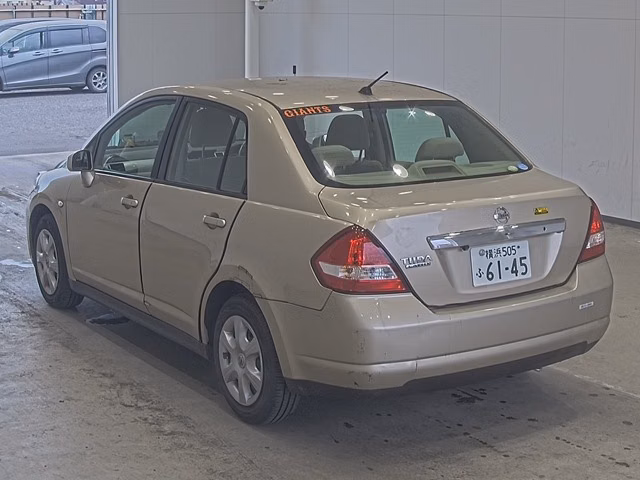 NISSAN TIIDA LATIO
