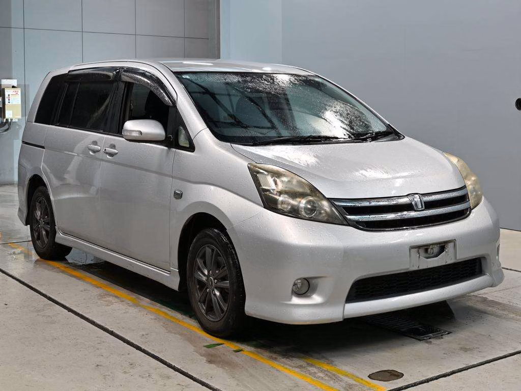 TOYOTA ISIS