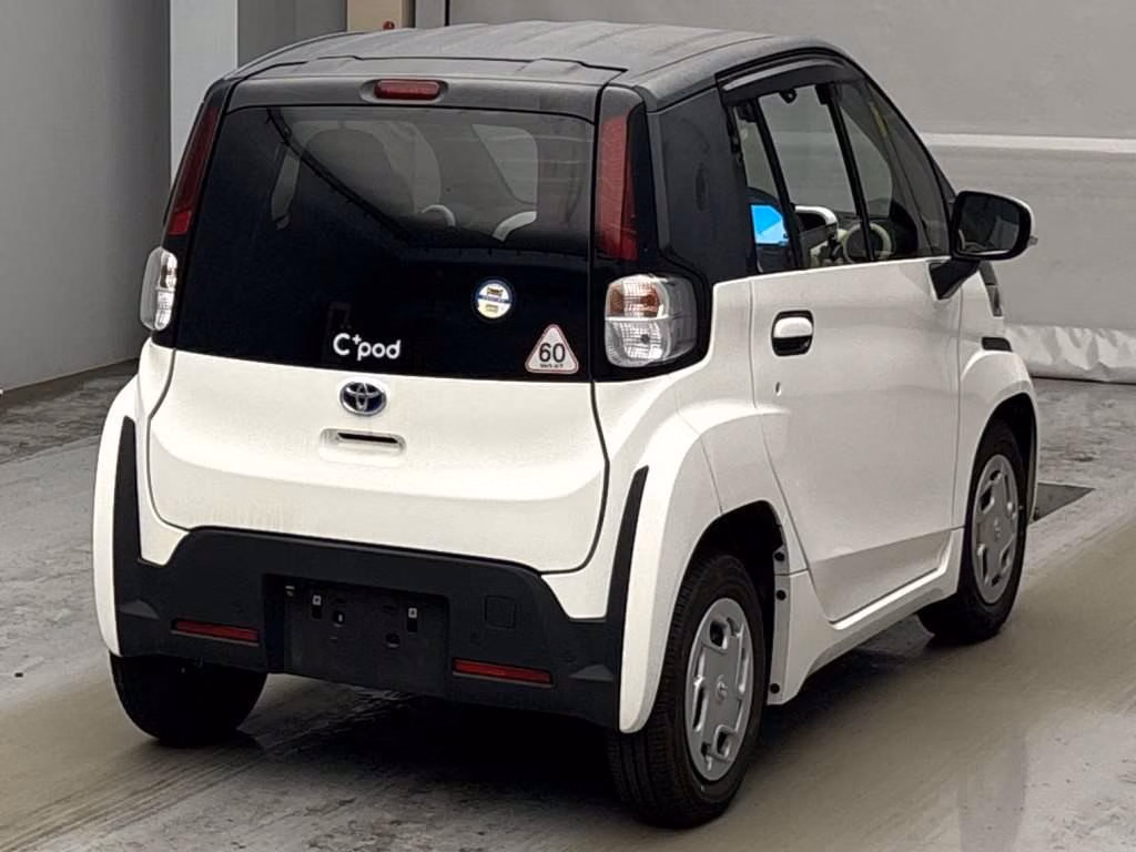 TOYOTA C+POD