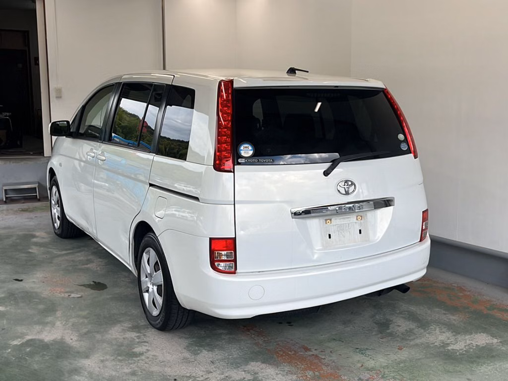 TOYOTA ISIS