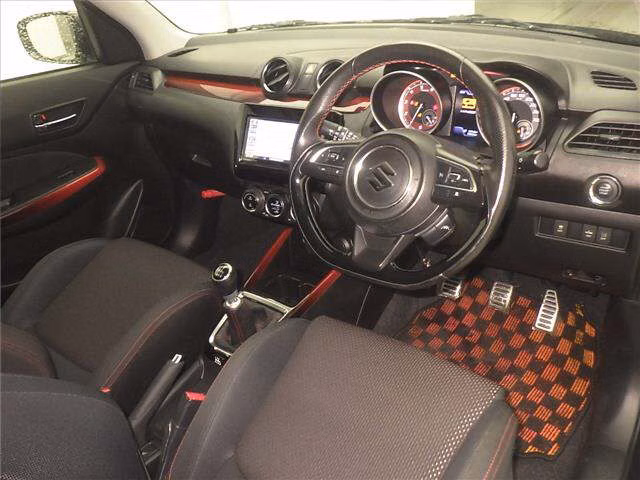 SUZUKI SWIFT