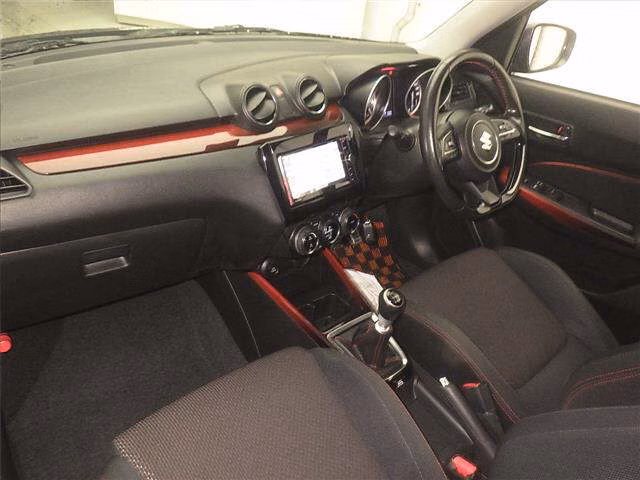 SUZUKI SWIFT