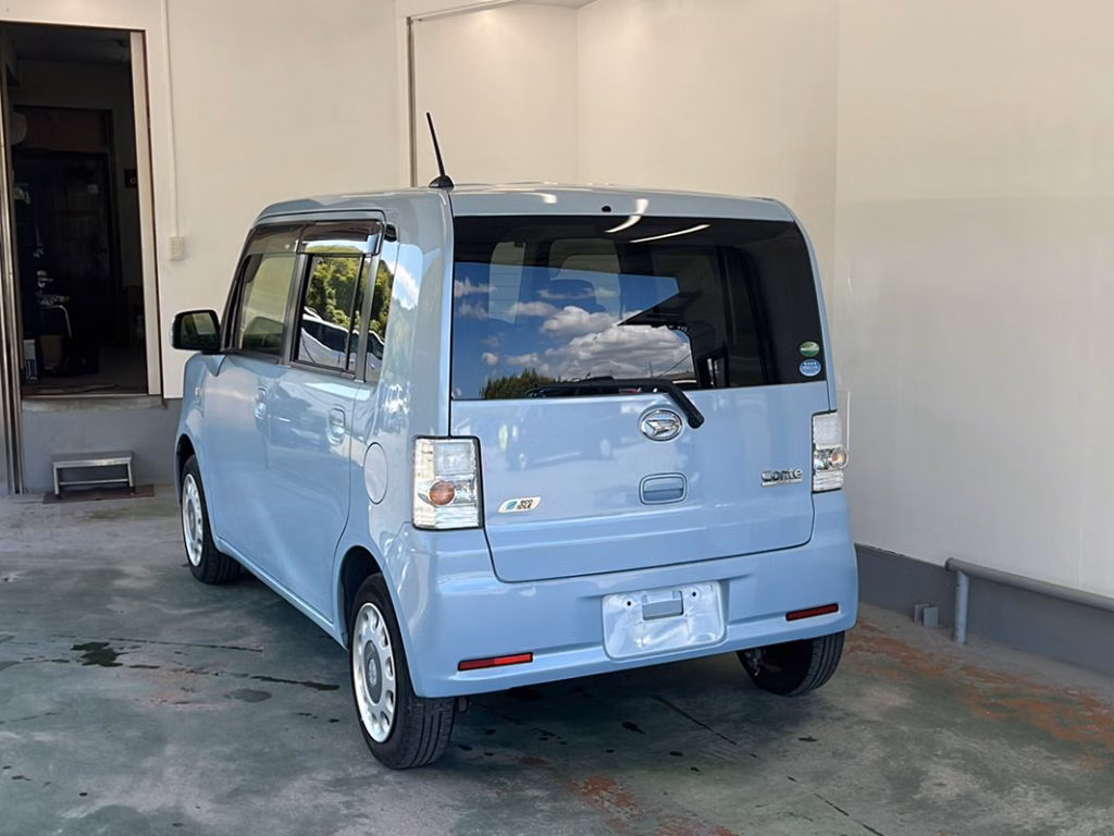 DAIHATSU MOVE CONTE