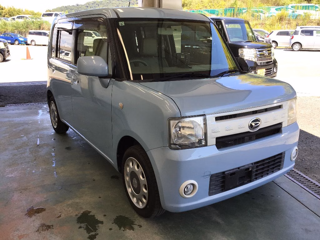 DAIHATSU MOVE CONTE