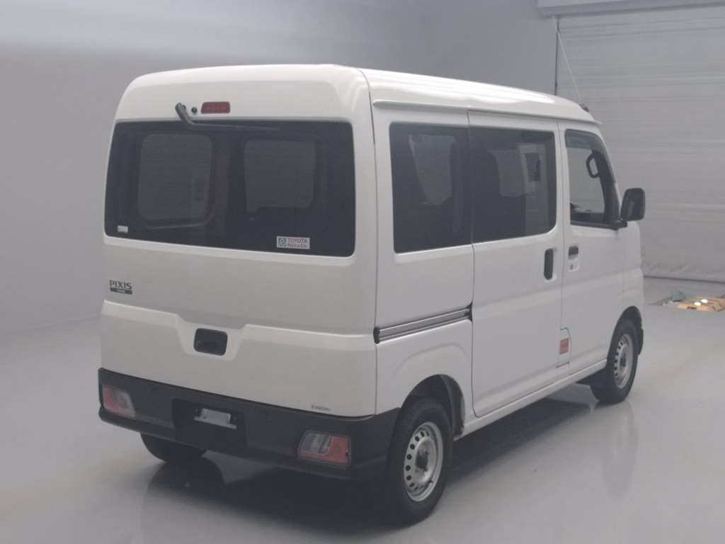 TOYOTA PIXIS VAN