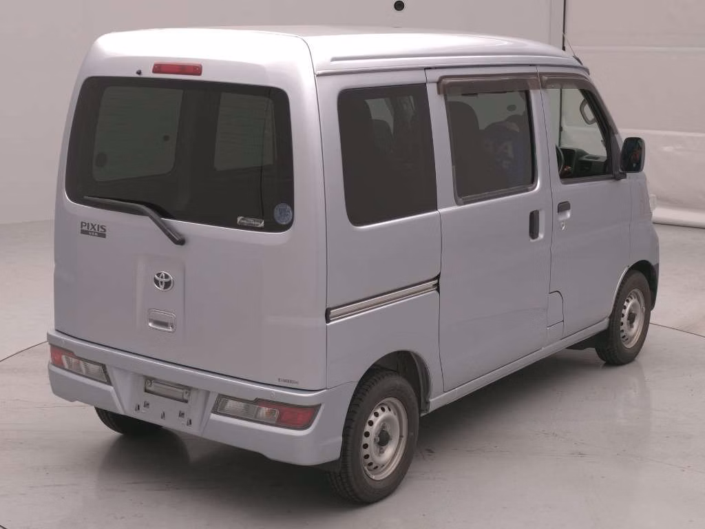 TOYOTA PIXIS VAN