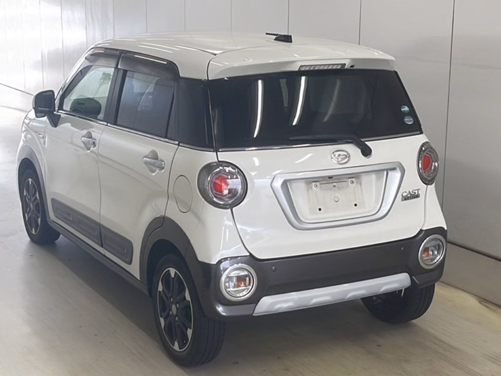 DAIHATSU CAST